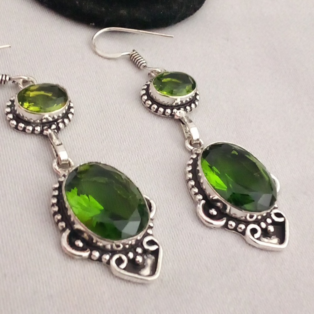 Beautiful 2 inches long peridot dangles 🤗